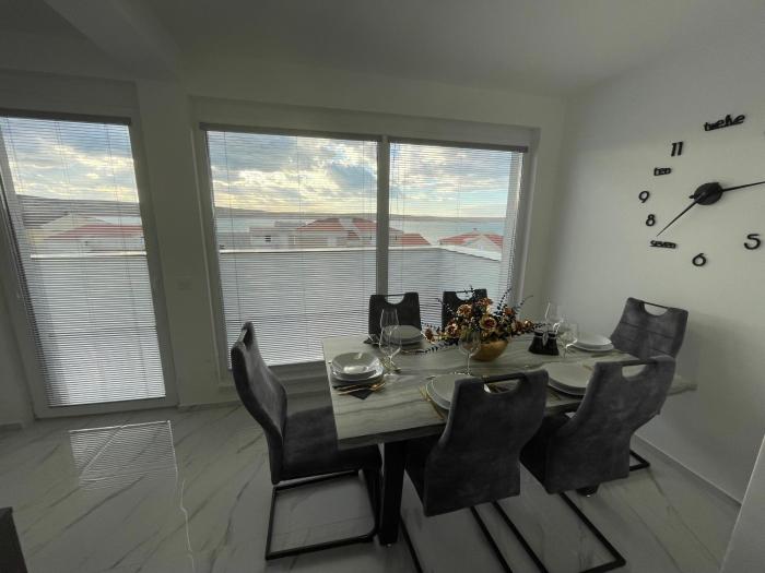 Second home apartment - gold