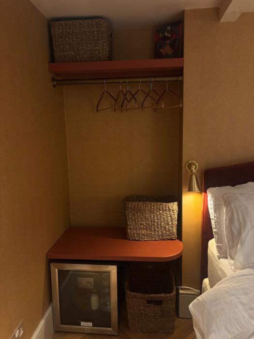 Charming central Winchester room, self-contained