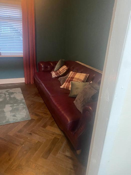 3 minute walk to beach