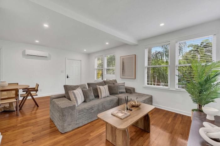 Victoria Park Oasis Walk to las Olas Beach