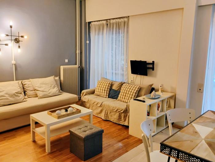 Minimalistic luxury apartment in Acropolis