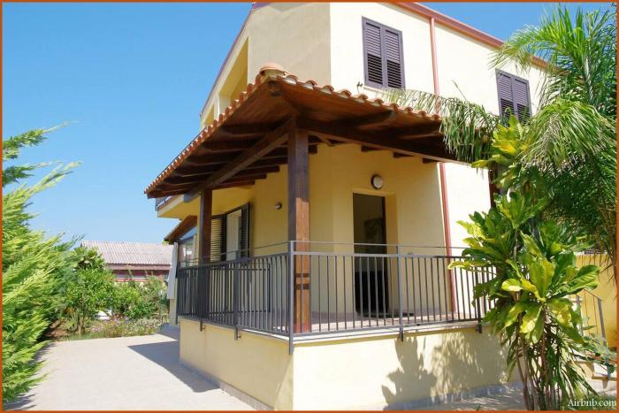 LOBEA BEACH HOUSE - enjoy a beach lifestyle!