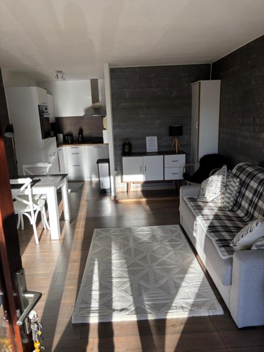 studio cozy avec vue montagne et jardinet