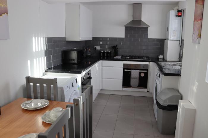 Anfield 5bed 5bath cosy group retreat