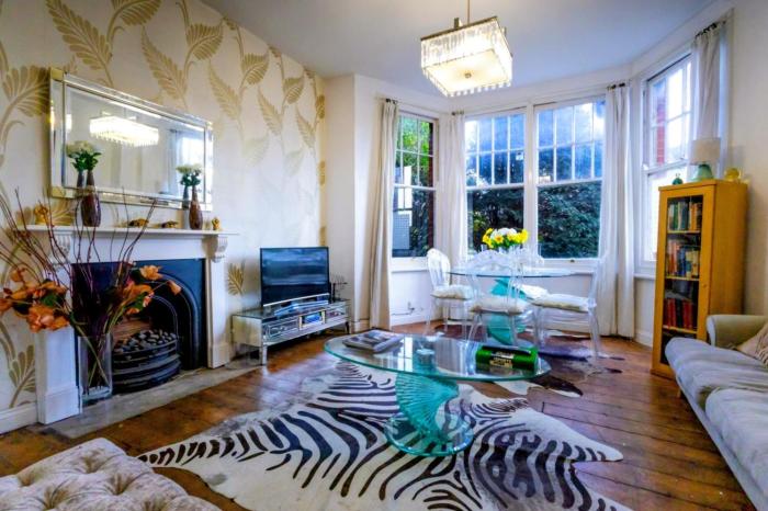3-Bed Duplex Garden Apartment Spacious with easy access to Central London