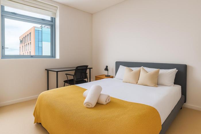 Central Downtown Luxe Apartment