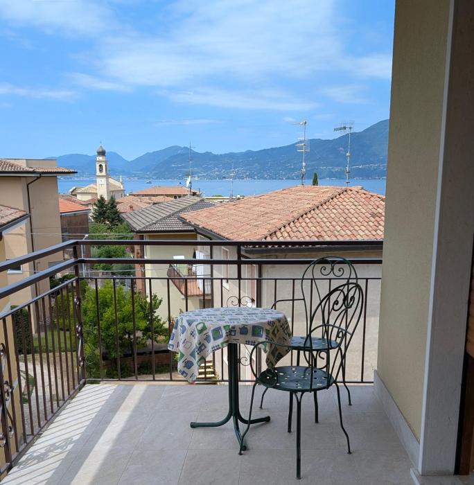 Apartment with great views on Lake Garda