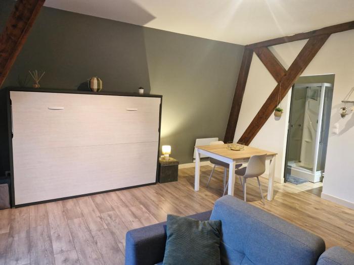 Au coeur des remparts, residence du château*