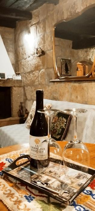 LA CHASCONA DI FARNESE casa di tufo nel borgo