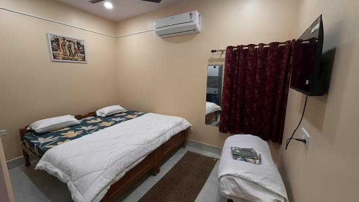 Ratnadeep Palace - Peaceful Family Stay near Kashi Vishwanath Mandir & Dashashwamedh Ghat