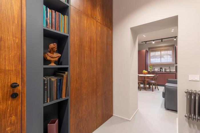 All ombra del Vaticano