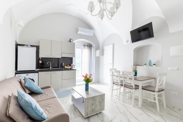 APARTAMENT CHIARA - accanto alle scale dell amore - Julia Vieste