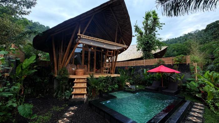 Wana Bamboo House by ecobreeze