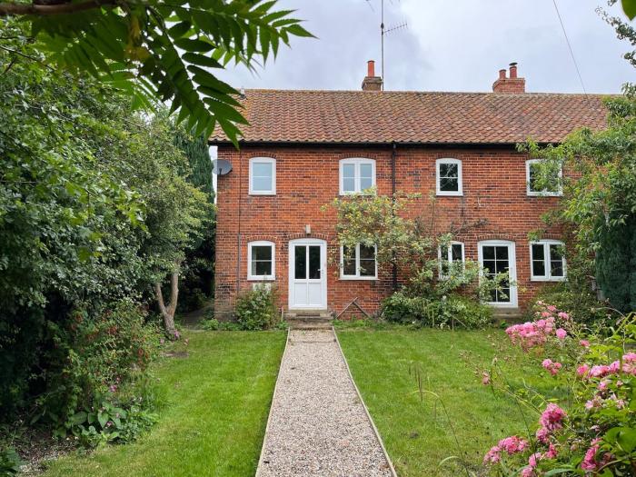 Beautiful Four Bedroom Cottage in Little Glemham, Suffolk