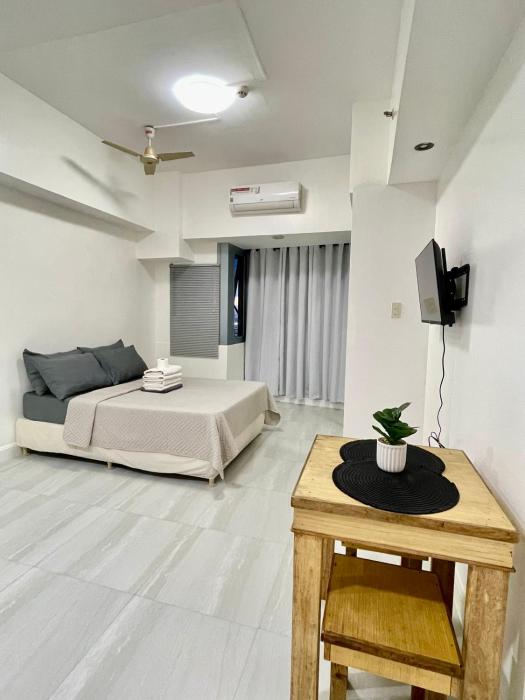 J&J Studio Unit in front of US Embassy