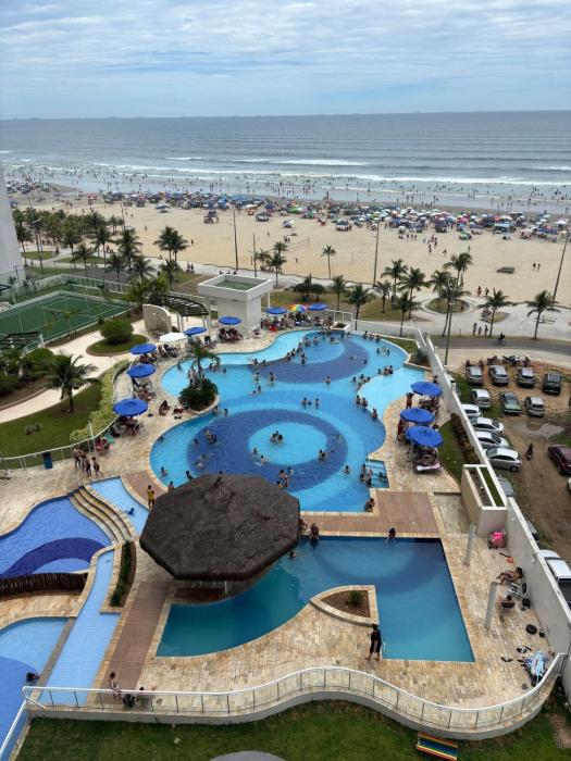 Praia Grande - Costa do Sol pé na areia frente mar