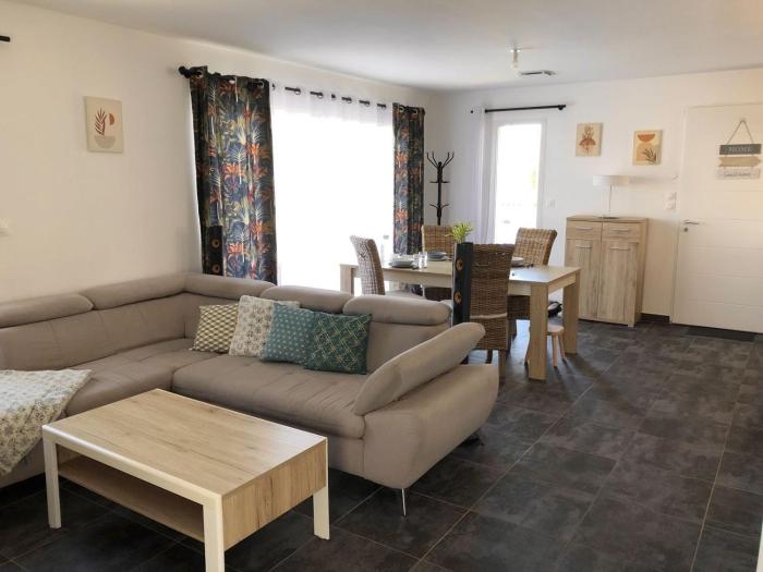 Villa 3 Ch climatisée avec piscine & jacuzzi, parking privé, centre à pied