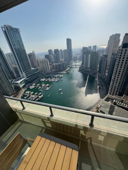 Sky-High Luxury 1BR Best Views of Dubai Marina Emaar 39th Floor