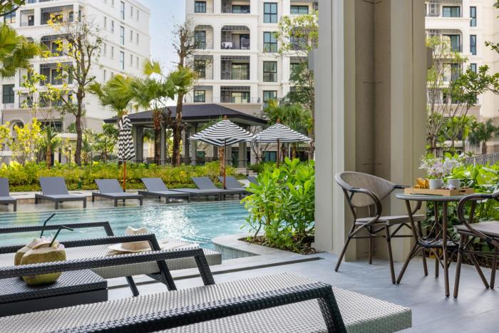 Porto 1BR Pool Access Suite at Title Legendary