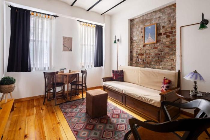 Charming 2BD2Bath Galata Tower Unique Home! #409