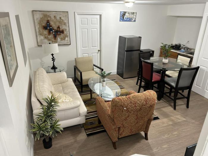 1BR Apartment - Unit B - With Parking and 10min Walk to NYC Train Station