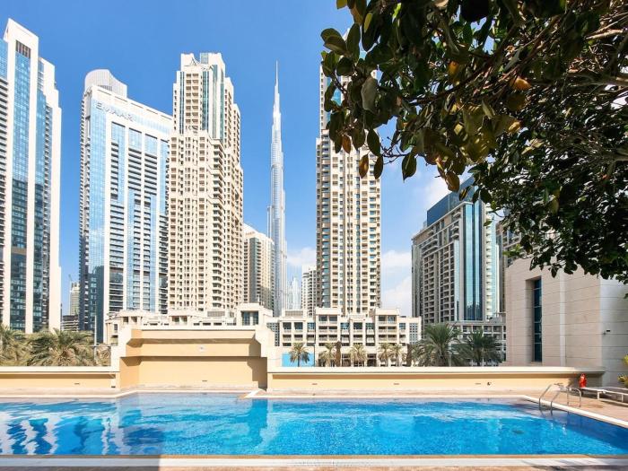 New 1BR Burj View Infinity Pool 5min Dubai mall