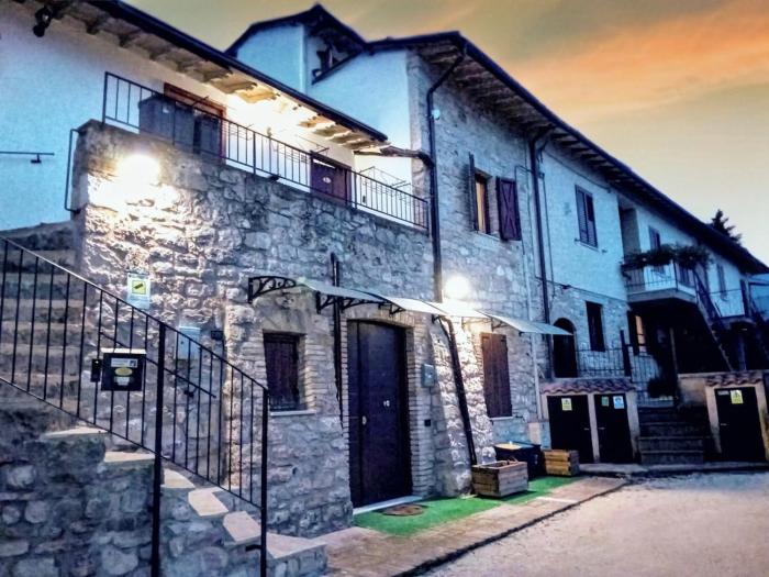 La Roccetta - Stone house with balcony view to Assisi