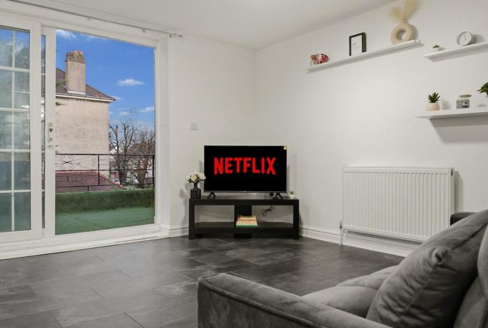 Balcony Terrace flat - 17 mins from Central London