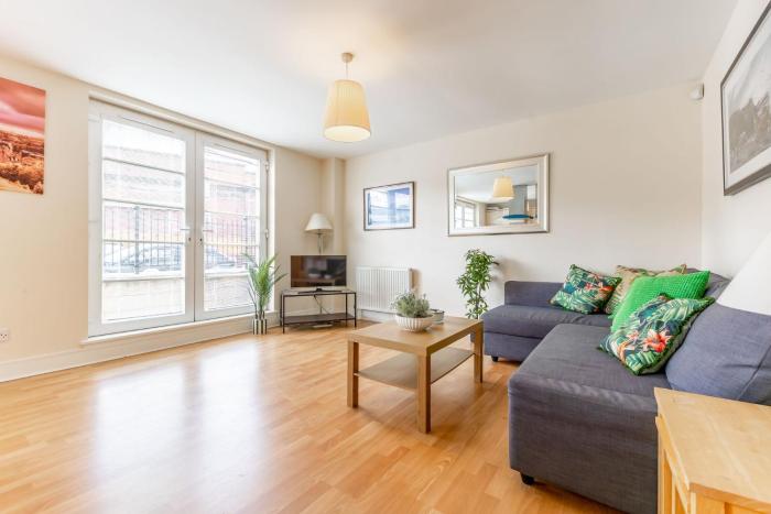 Charming, bright city centre flat