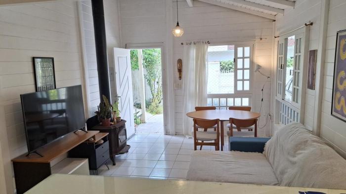 Casa 200m da Praia do Campeche - 4 Pessoas