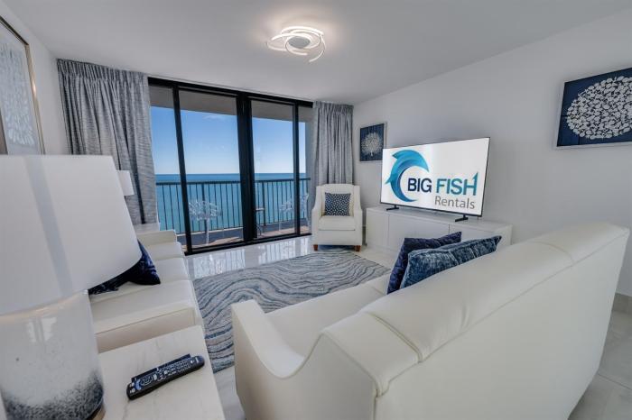 New Remodeled 3BR Beach Colony Resort, Oceanfront