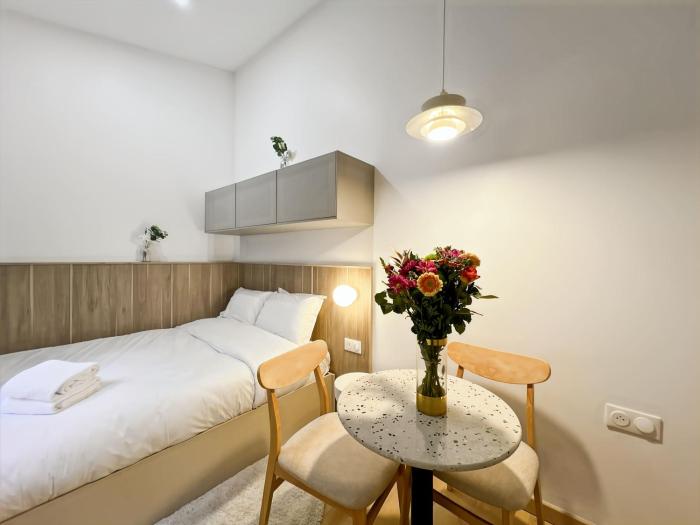 Convenient studio inside Paris near Metro and stores