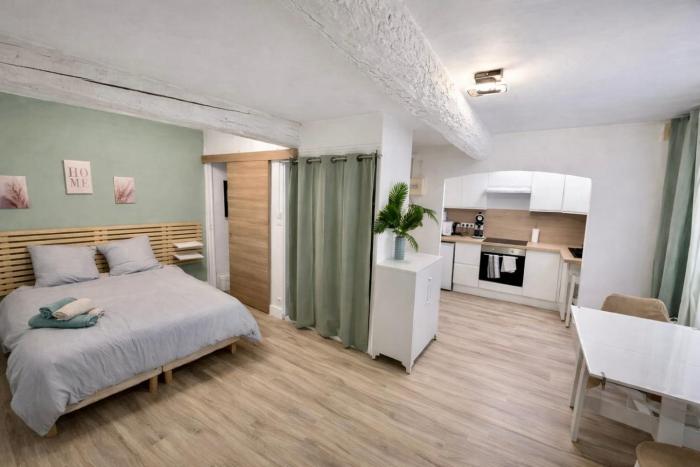 Studios Scandinaves rénovés au Centre Narbonne Wi-Fi