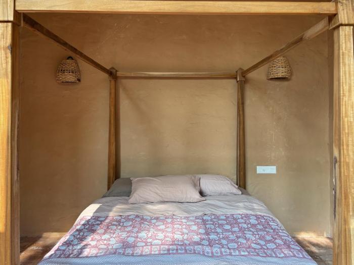Brand New 2 Bedroom Sun-lit Mud Brick Private Villa Retreat
