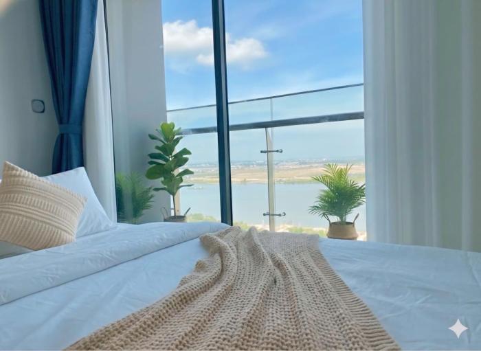 BedKing Beverly VIP Luxury