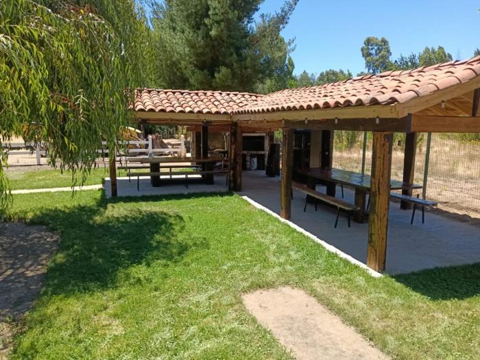 Arriendo casona en el campo, piscina, Quincho y Río Huaqui