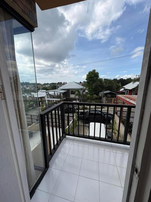 Spacious 3BR Fully-Furnished Townhouse with Parking