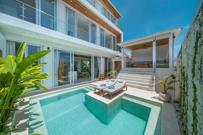 Villa Era - 4BR Modern Escape with Rooftop - 4 Mins to the Beach