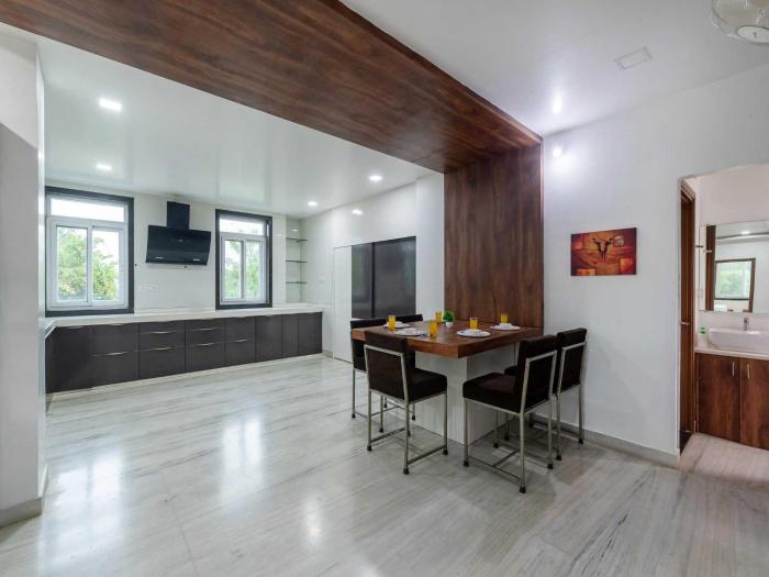 Sunset View 5bhk Villa by DanCenter | Pvt Pool | Udaipur