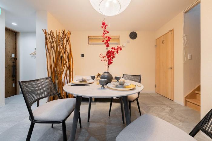 金 京都駅近く グループ利用に最適な一軒家 ベッド9台 お風呂2台 トイレ3台