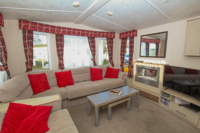 Bayview Retreat - 3 bedrooms with decking sleeps 6