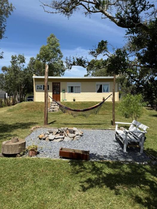 Casa en Punta Colorada con gran fondo y fogón