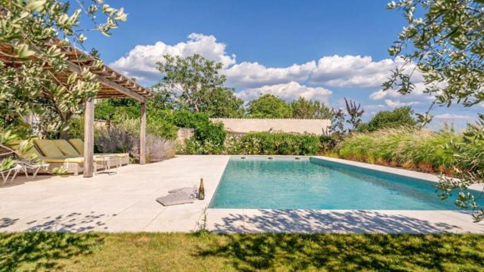 Family villa Charlotta with pool in Visnjan