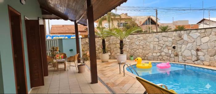 3 quartos Localização Perfeita com Piscina a 300m da praia