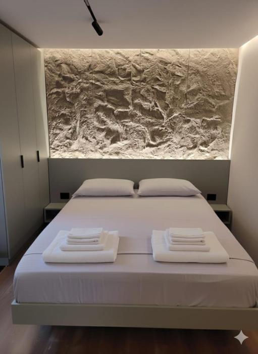 Cozy Studio, Vasil Shanto