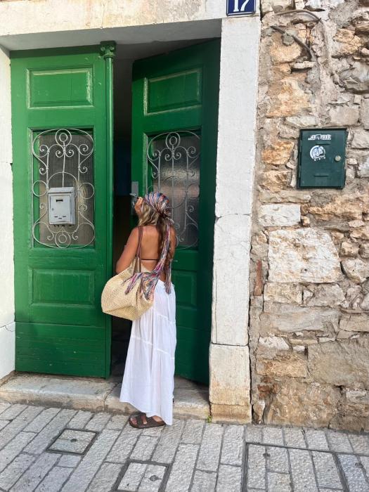 Nesa Beach Front Apartment