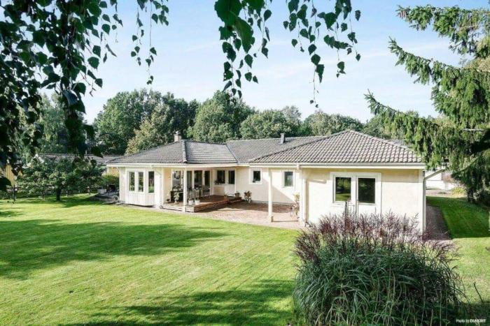 Charming villa near the beach in Vejbystrand SE01066