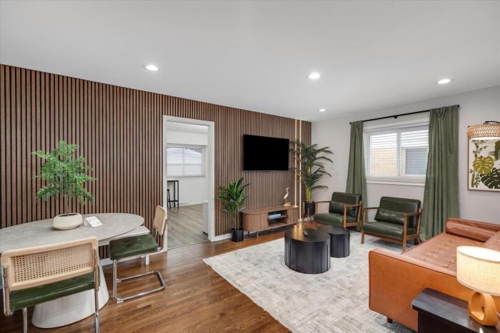 Arcade! Brand New MCM 4BR, Ping Pong, 4 Queens