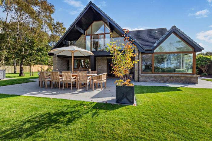 6 Bed in Ainsdale oc-w33455