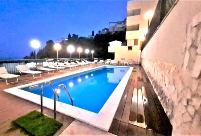 Mediterranean Apartment Pool & Parking